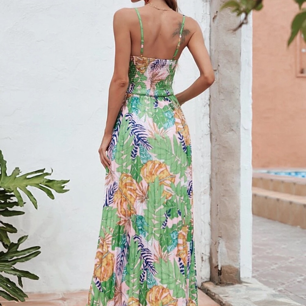 Elegant Tropical Long Pleated Dress NWT - Picture 5 of 5